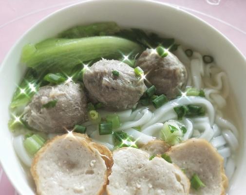 营养鲜菇汤河粉怎么做？有哪些步骤和技巧？