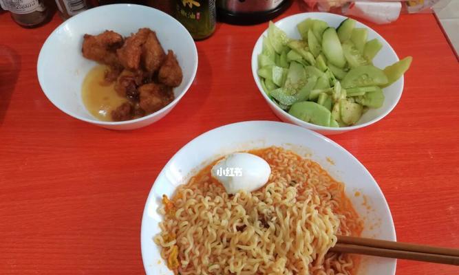 如何制作营养鸡蛋与泡面的完美结合？这样做能保留营养吗？