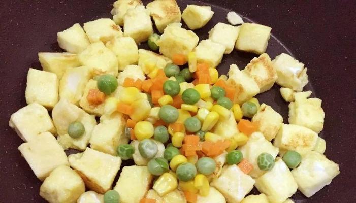 营养炒馒头片的做法是什么？如何在家轻松制作？