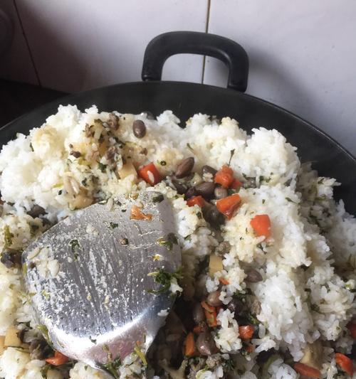 樱花虾菜饭怎么做？步骤和技巧有哪些？
