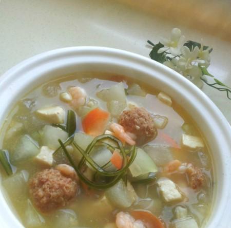 婴幼儿食谱银鱼豆腐胡萝卜汤怎么做？有哪些营养成分？