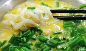 银鱼小煎饼怎么做？步骤和技巧有哪些？