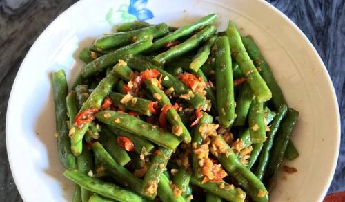 银鱼四季豆怎么做？有哪些步骤和技巧？