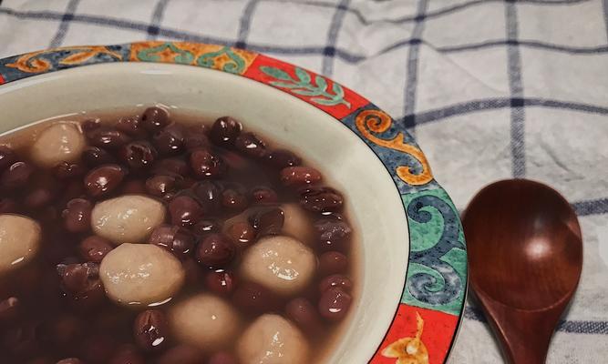 银鱼北芪红豆汤怎么做？有哪些健康益处？