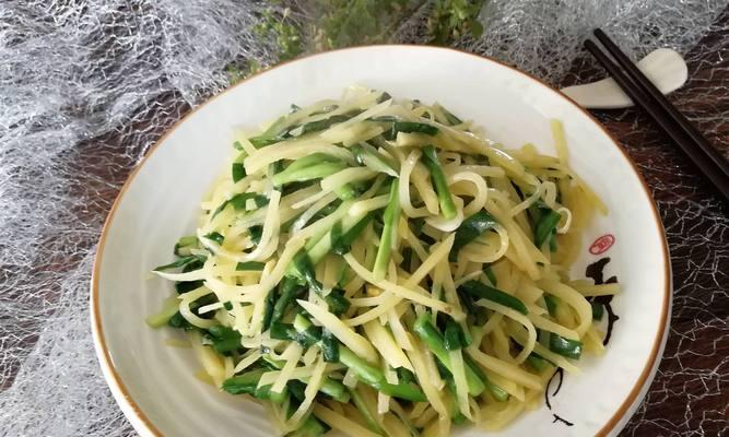 银芽炒韭菜怎么做？步骤和技巧有哪些？