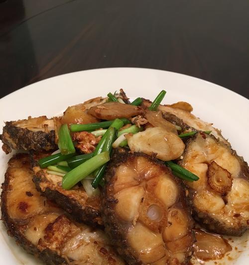 银鳕鱼蒸咸菜怎么做？步骤和技巧有哪些？