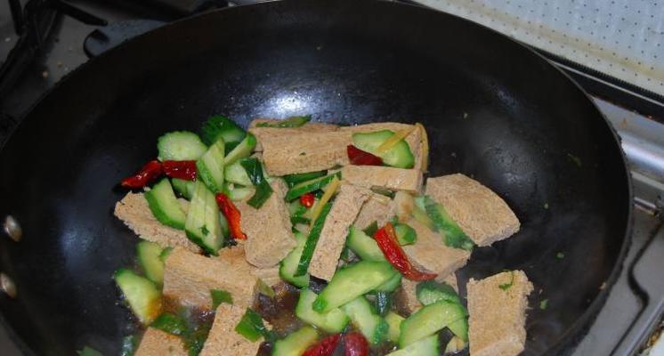 银杏烧豆腐怎么做？步骤和技巧有哪些？