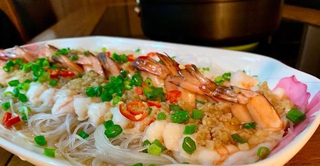 银丝蒜蓉虾怎么做？详细步骤和技巧是什么？