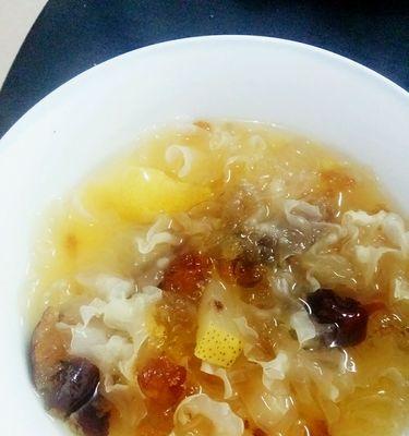 银耳雪梨汁怎么做？有哪些健康益处？