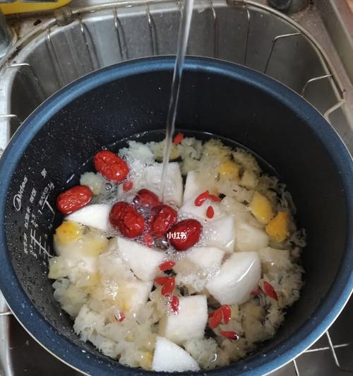 银耳雪梨美颜汤怎么做？有哪些美容养颜的功效？