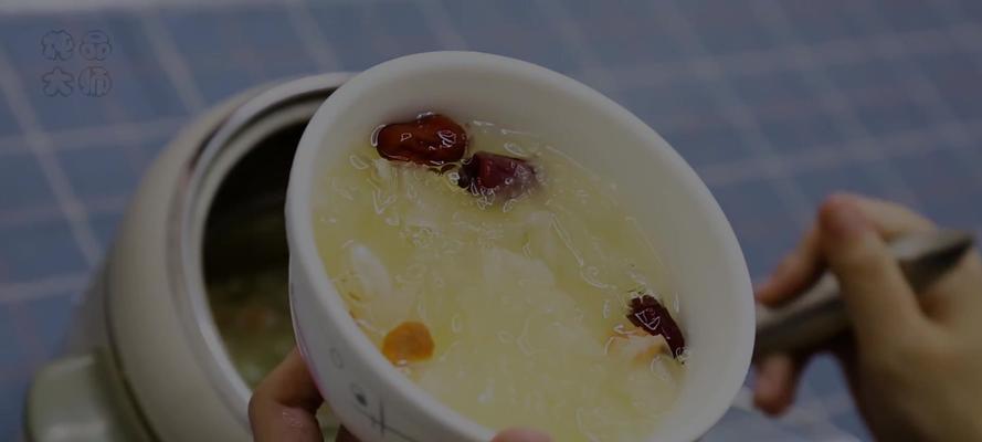 银耳雪梨煲鸭怎么做能有效去除脸部黄褐斑？