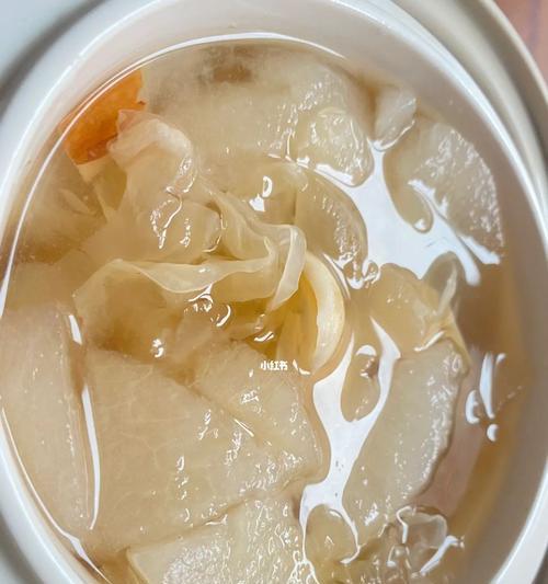 银耳雪梨煲鸭怎么做能有效去除脸部黄褐斑？