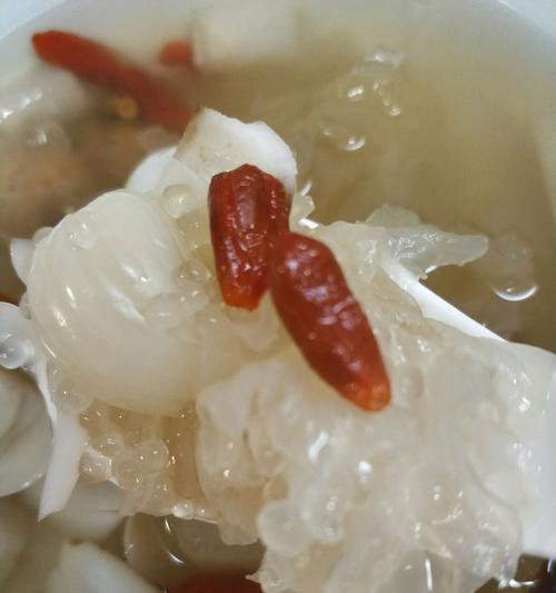 银耳甜汤怎么做？有哪些步骤和技巧？