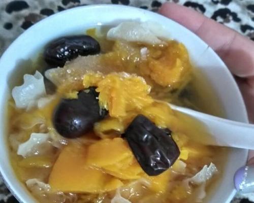 银耳南瓜汤怎么做？有哪些健康益处？