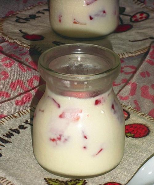 银耳奶冻的做法是什么？制作过程中需要注意哪些常见问题？