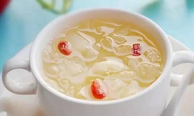 银耳蜜枣汤怎么做？有哪些健康益处？