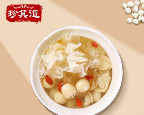 银耳莲子鸡蛋糖水怎么做？有哪些健康益处？