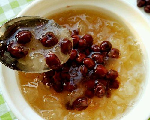 银耳莲子羮怎么做？有哪些步骤和技巧？