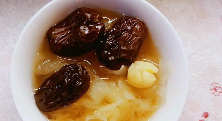 银耳莲子羮怎么做？有哪些步骤和技巧？