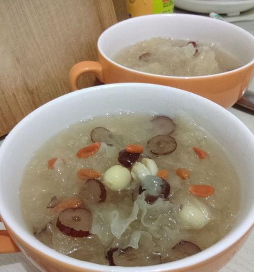 银耳莲子菠萝羹怎么做？制作步骤和常见问题解答？