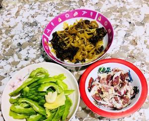 银耳苦瓜咸菜瘦肉汤怎么做？有哪些健康益处？