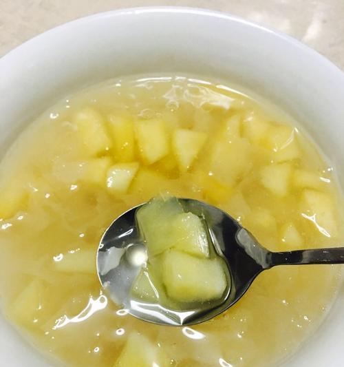 银耳酒酿水果羹怎么做？有哪些步骤和技巧？