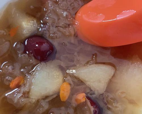 银耳红枣雪梨粥怎么做？有哪些健康益处？