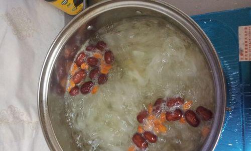 银耳红枣小米粥怎么做？有哪些健康益处？