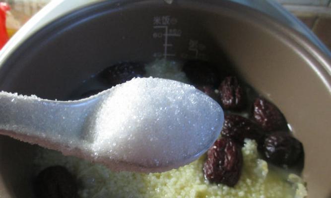 银耳红枣小米粥怎么做？有哪些健康益处？