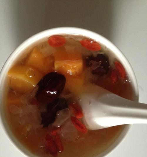 银耳红枣西米露怎么做？有哪些步骤和技巧？
