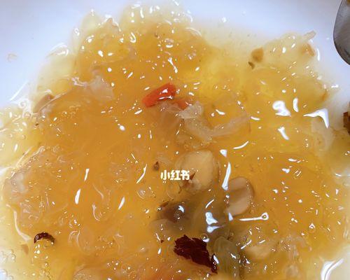 银耳红枣莲子汤怎么做？有哪些健康益处？