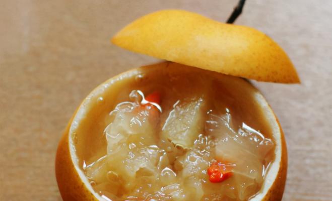 银耳红枣炖梨盅怎么做？有哪些健康益处？