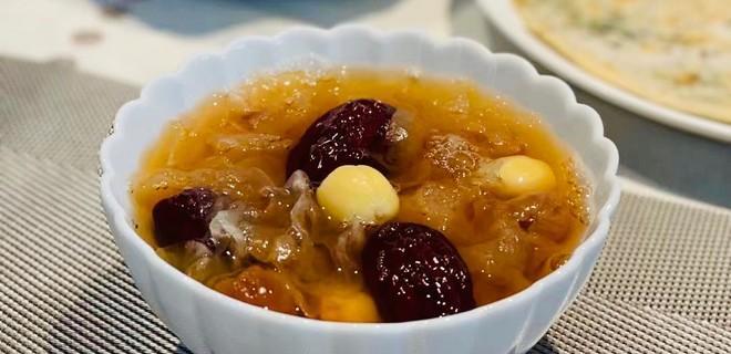 银耳桂圆红枣羹怎么做？有哪些健康益处？
