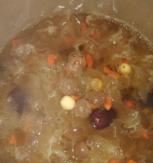 银耳桂圆枸杞粥怎么做？有哪些健康益处？