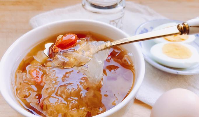 银耳枸杞养颜粥怎么做？有哪些美容养颜的功效？