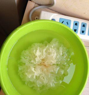 银耳枸杞养颜粥怎么做？有哪些美容养颜的功效？