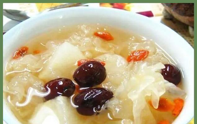 银耳枸杞汤怎么做？有哪些健康益处？