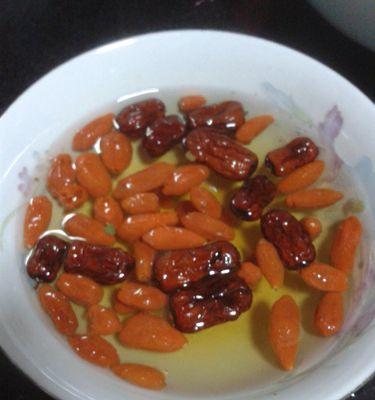 银耳枸杞红枣汤怎么做？有哪些健康益处？