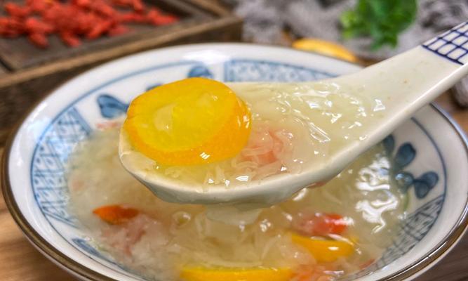 银耳枸杞炖燕窝怎么做？步骤和注意事项是什么？