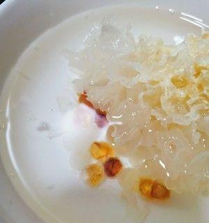 银耳枸杞炖燕窝怎么做？步骤和注意事项是什么？