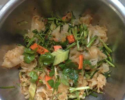 银耳脆黄瓜怎么做？制作过程中需要注意哪些问题？