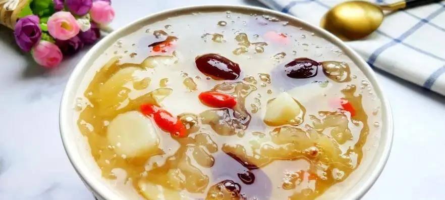 银耳百合绿豆浆怎么做？有哪些健康益处？