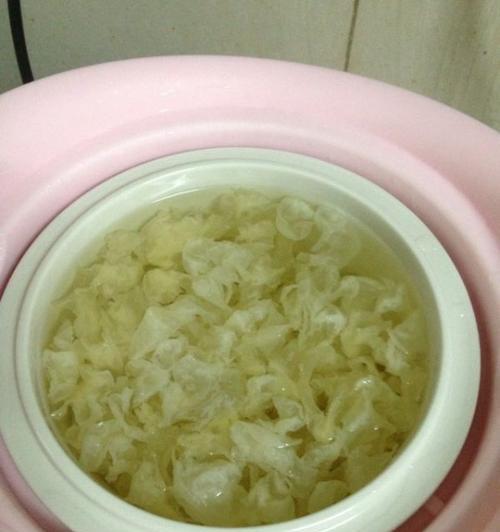 银耳百合红糖糊怎么做？有哪些健康益处？