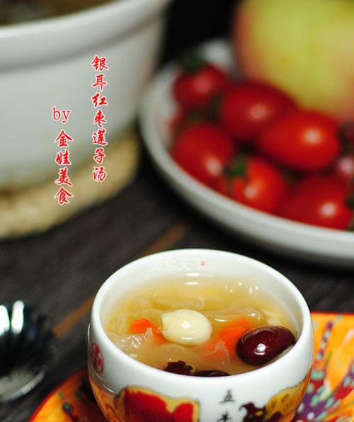 银耳百合炖红枣怎么做？有哪些健康益处？
