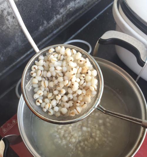 薏仁燕麦片红豆汤怎么做？有哪些健康益处？