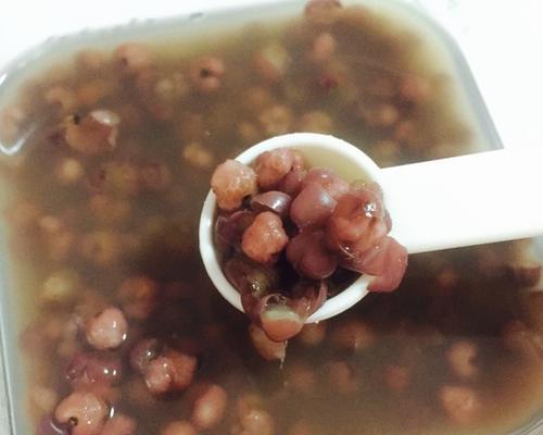 薏仁米红豆粥怎么做？有哪些健康益处？