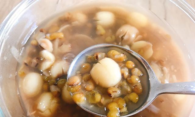 薏仁绿豆汤怎么做？有哪些健康益处？