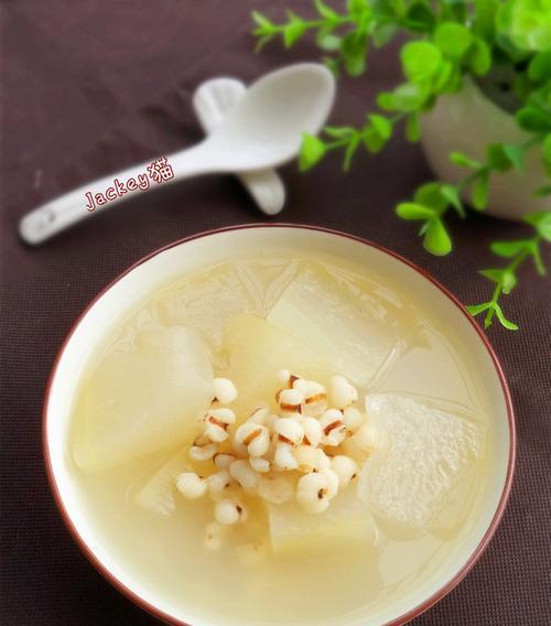 薏米煮鱼汤的做法是什么？如何煮出美味的薏米鱼汤？