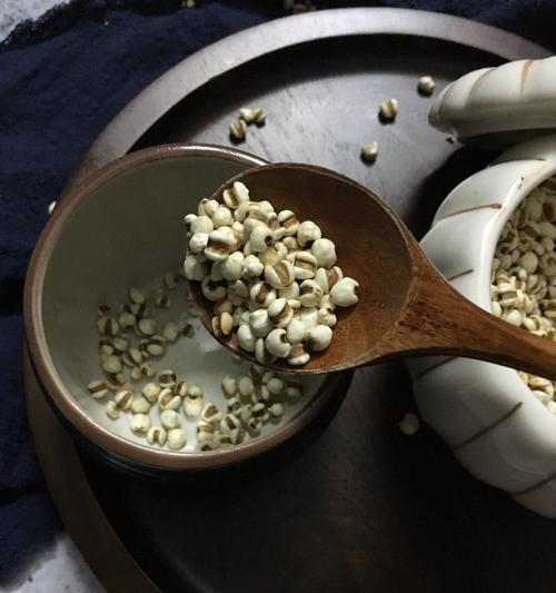 薏米乌鸡汤的做法是什么？如何在家轻松制作？