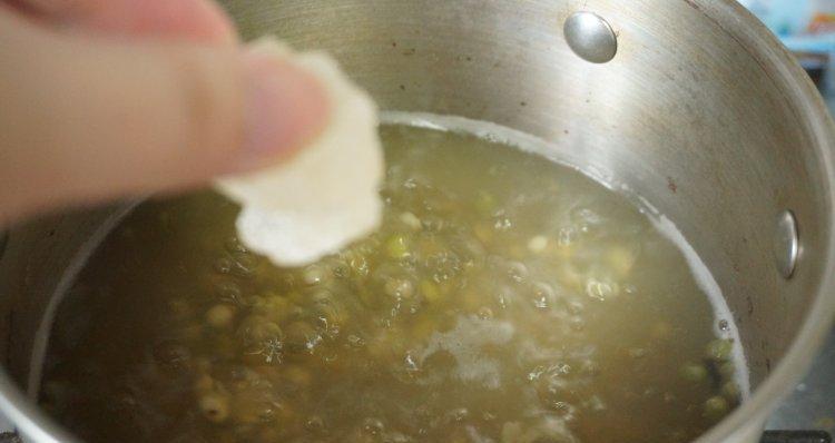 薏米绿豆粥怎么做？有哪些健康益处？